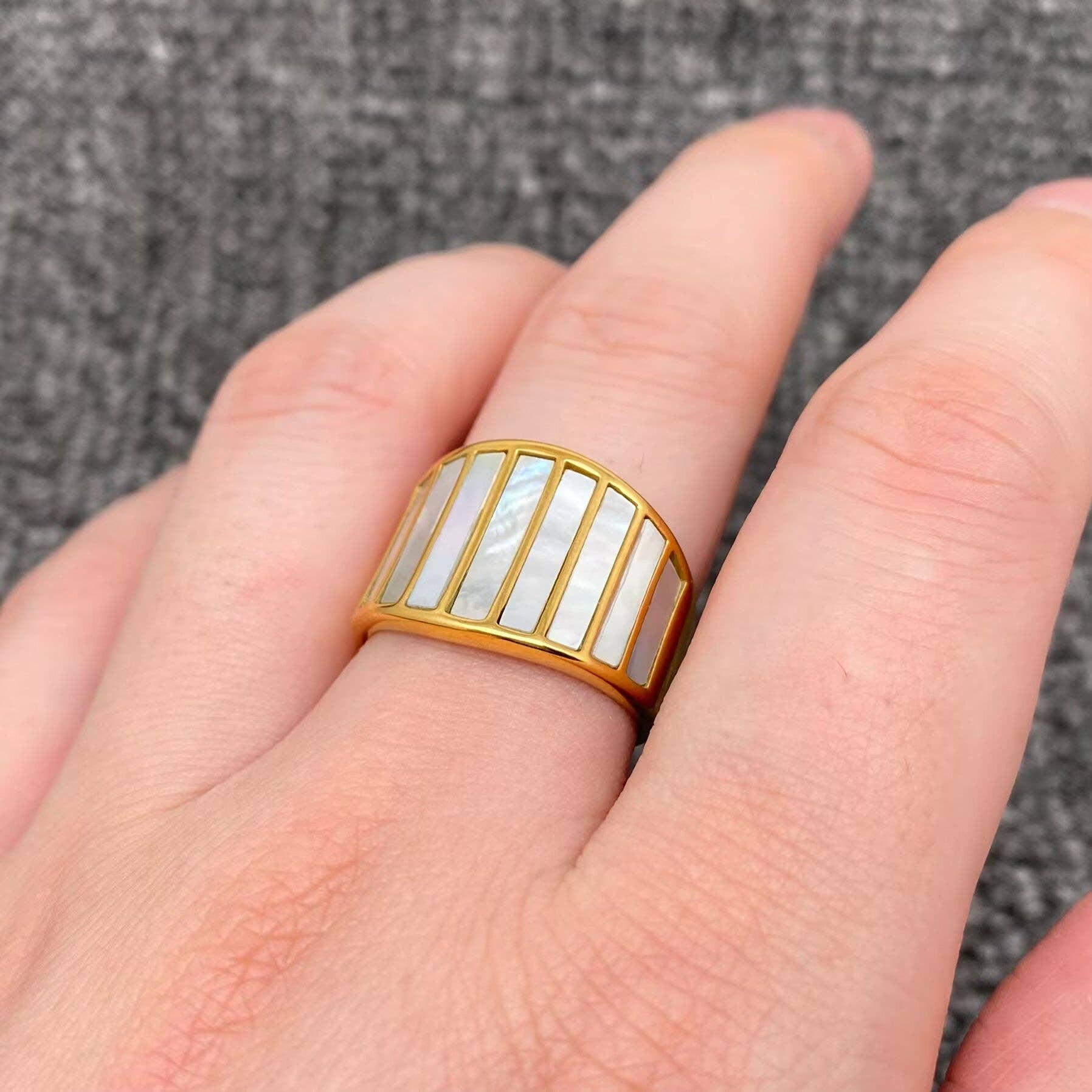 Inlaid Bar Shell 18K Gold Plated Stainless Steel Ring - FGS
