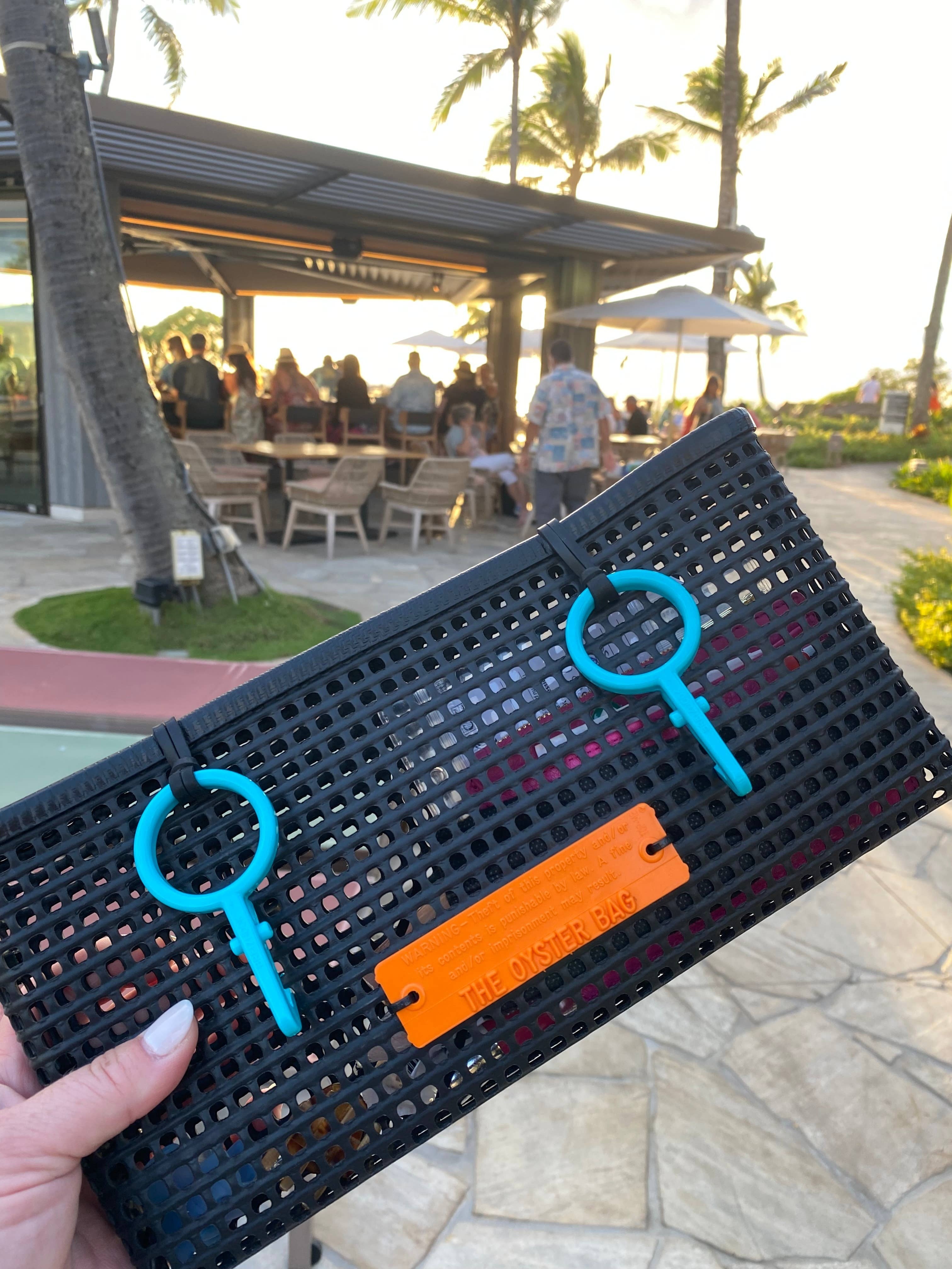 THE CLUTCH - Oyster Bag