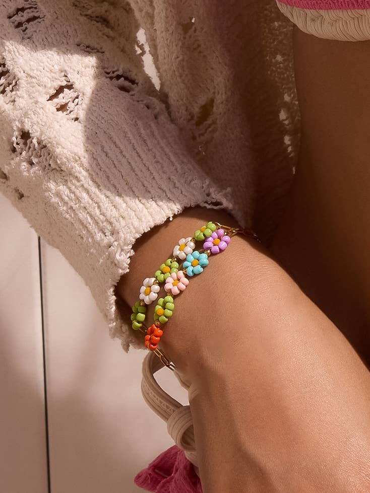 Leia 18K Gold Non-Tarnish Beaded Daisy Chain Bracelet: Multi-Colored
