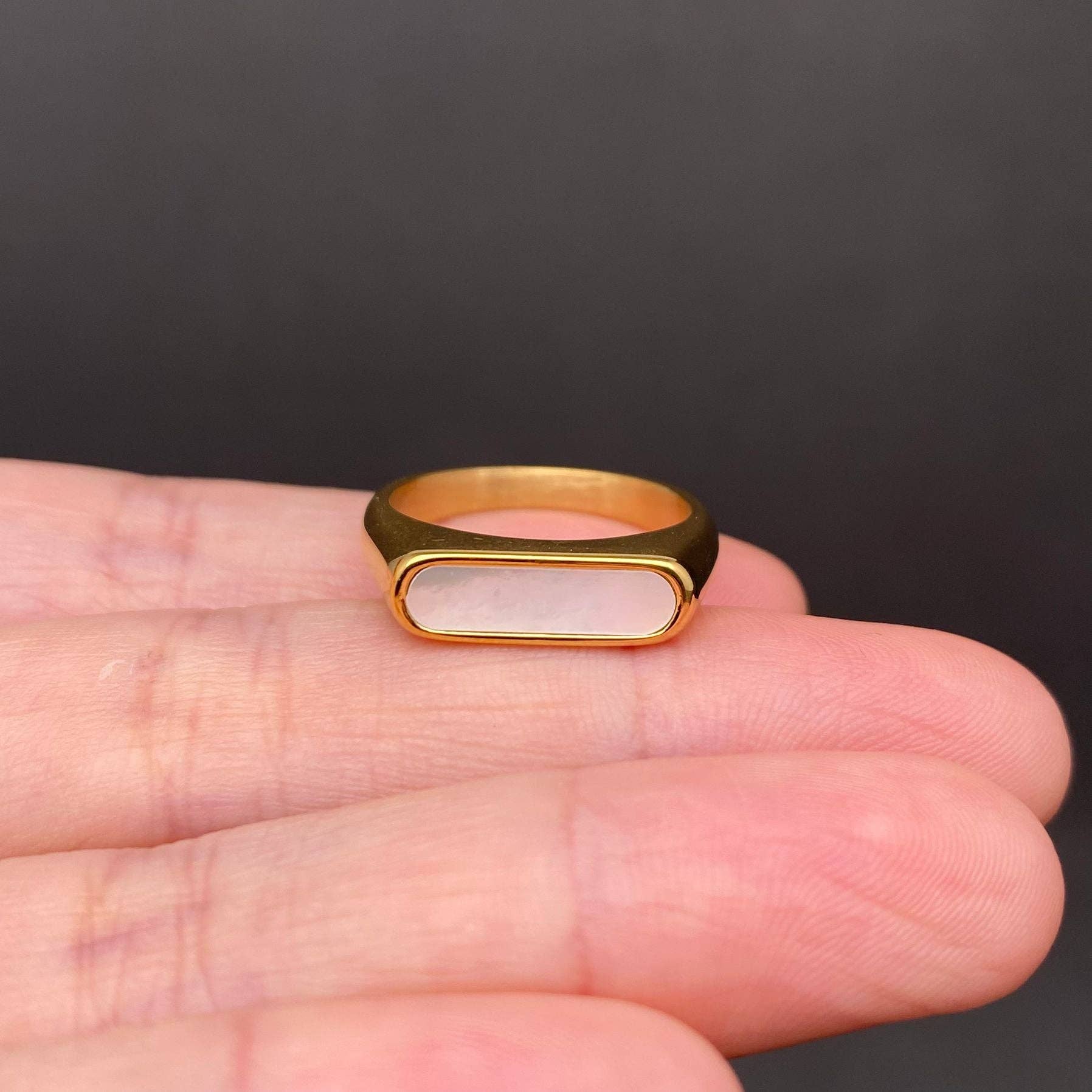 Shell Inlaid 18K Gold Plated Stainless Steel Ring - FGS