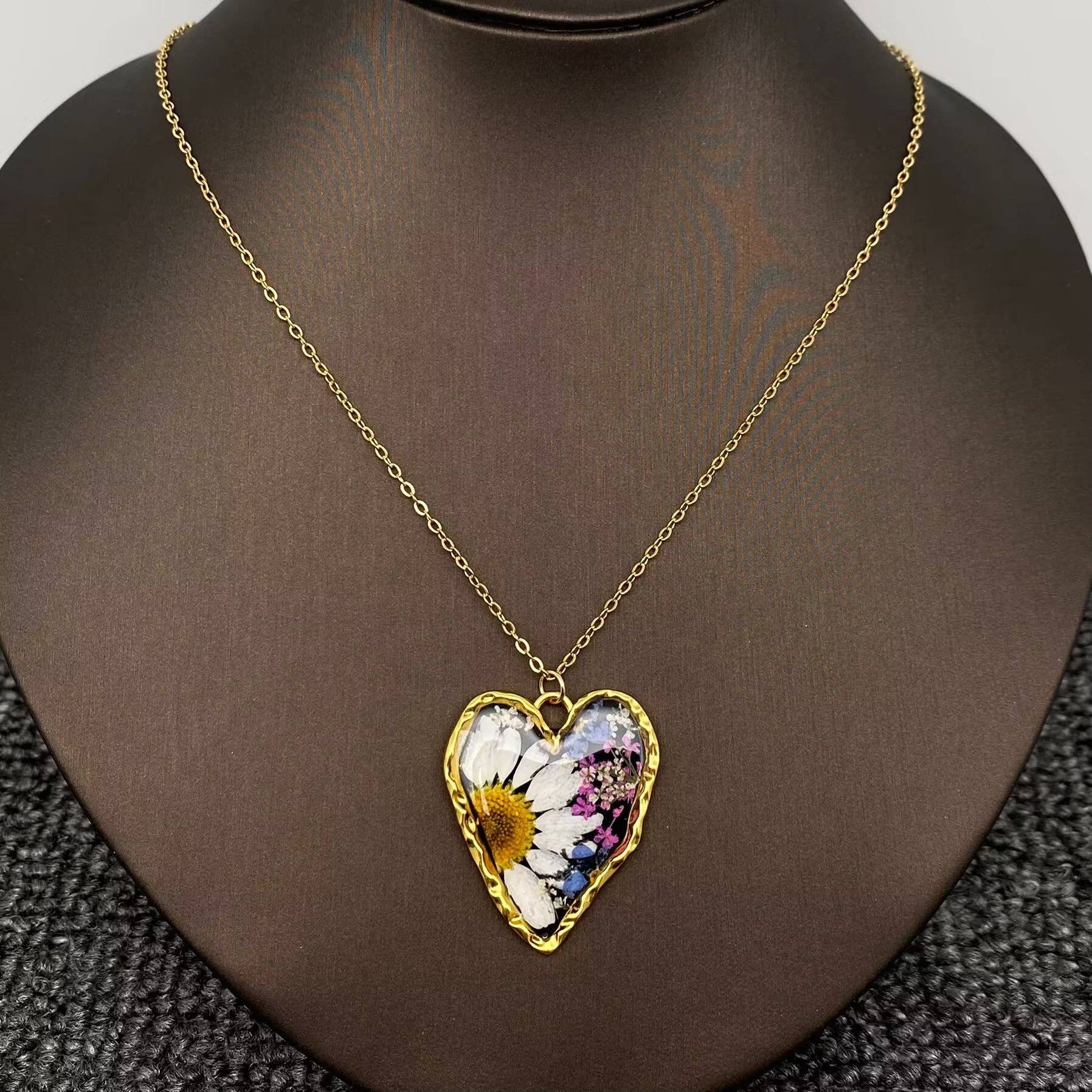 Floral Heart Charm Black Resin 18K Golden Necklace - PDF