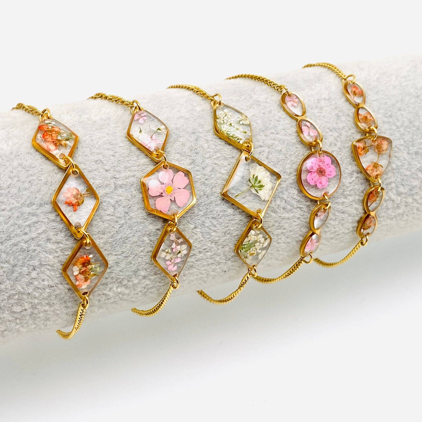 Dried Flowers Floral Geometric Charm Golden Bracelet - PDF