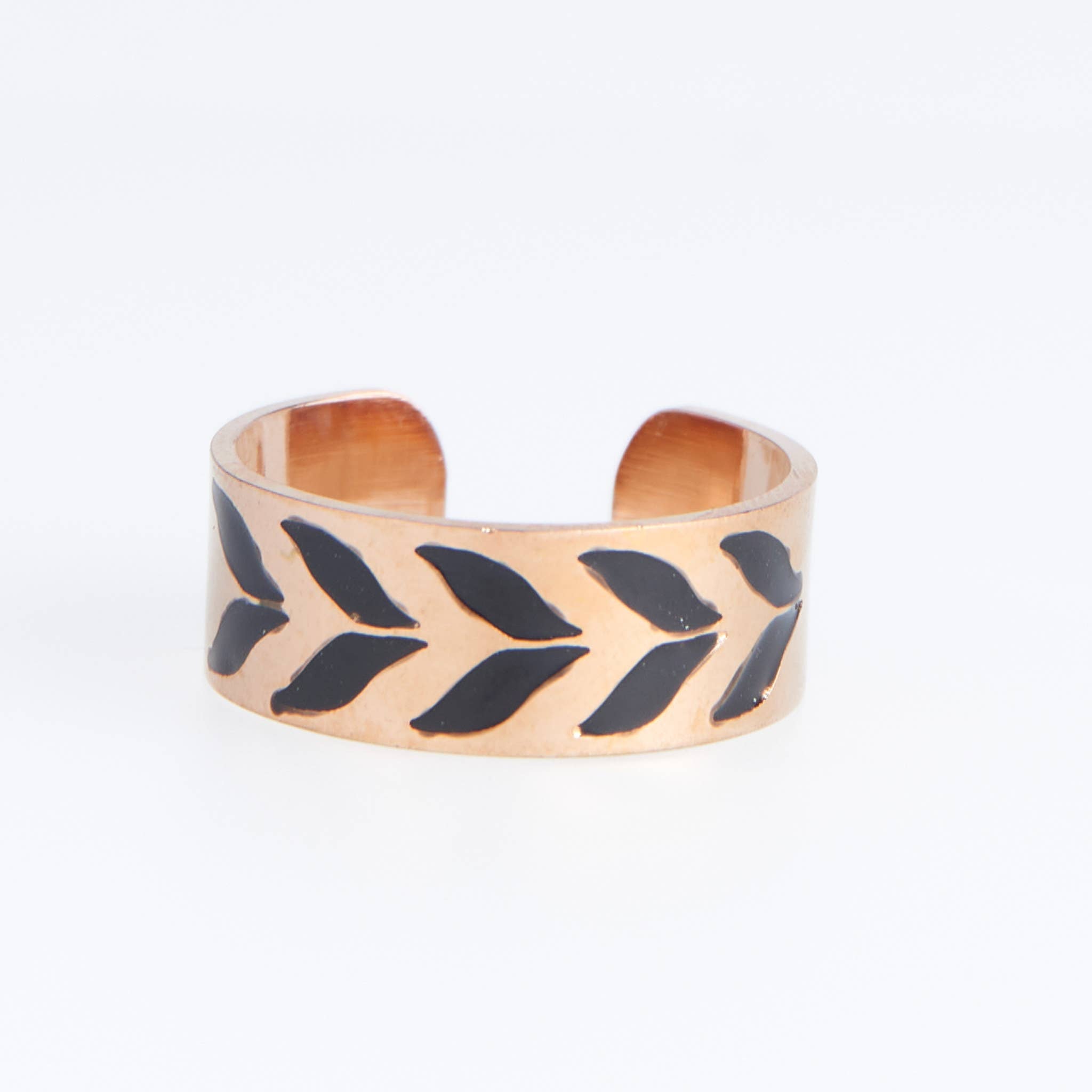 Hypoallergenic Stainless Steel Chevron Ring: White
