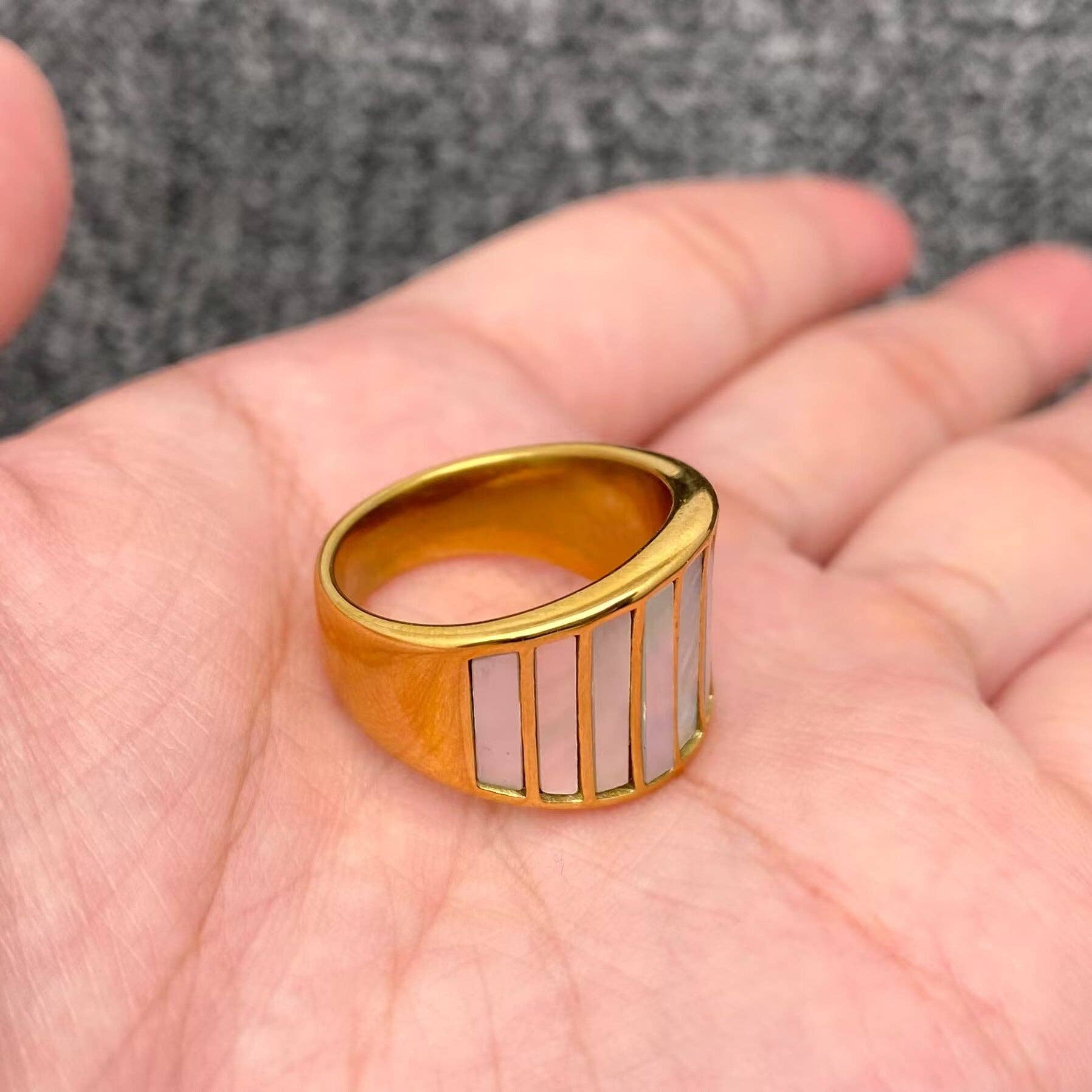 Inlaid Bar Shell 18K Gold Plated Stainless Steel Ring - FGS