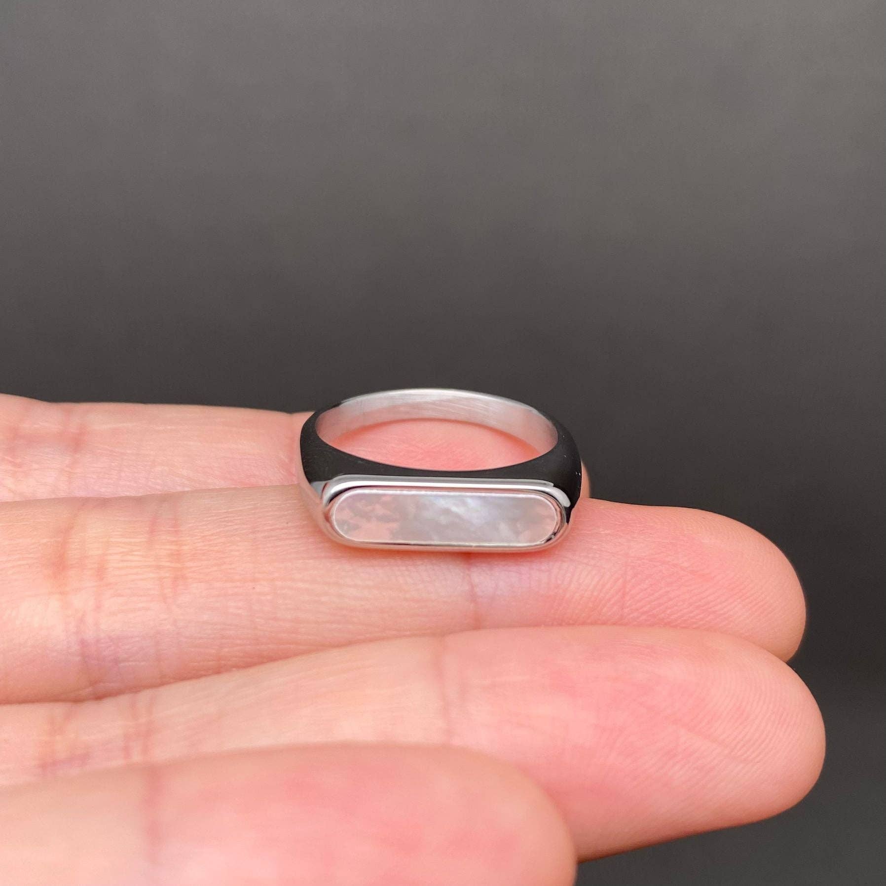 Shell Inlaid 18K Gold Plated Stainless Steel Ring - FGS