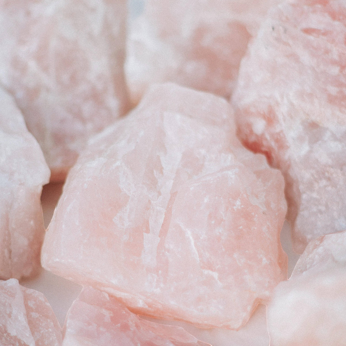 FULL MOOD PALMOIRE raw rose quartz gemstone diffuser set with translucent pale pink crystalline texture